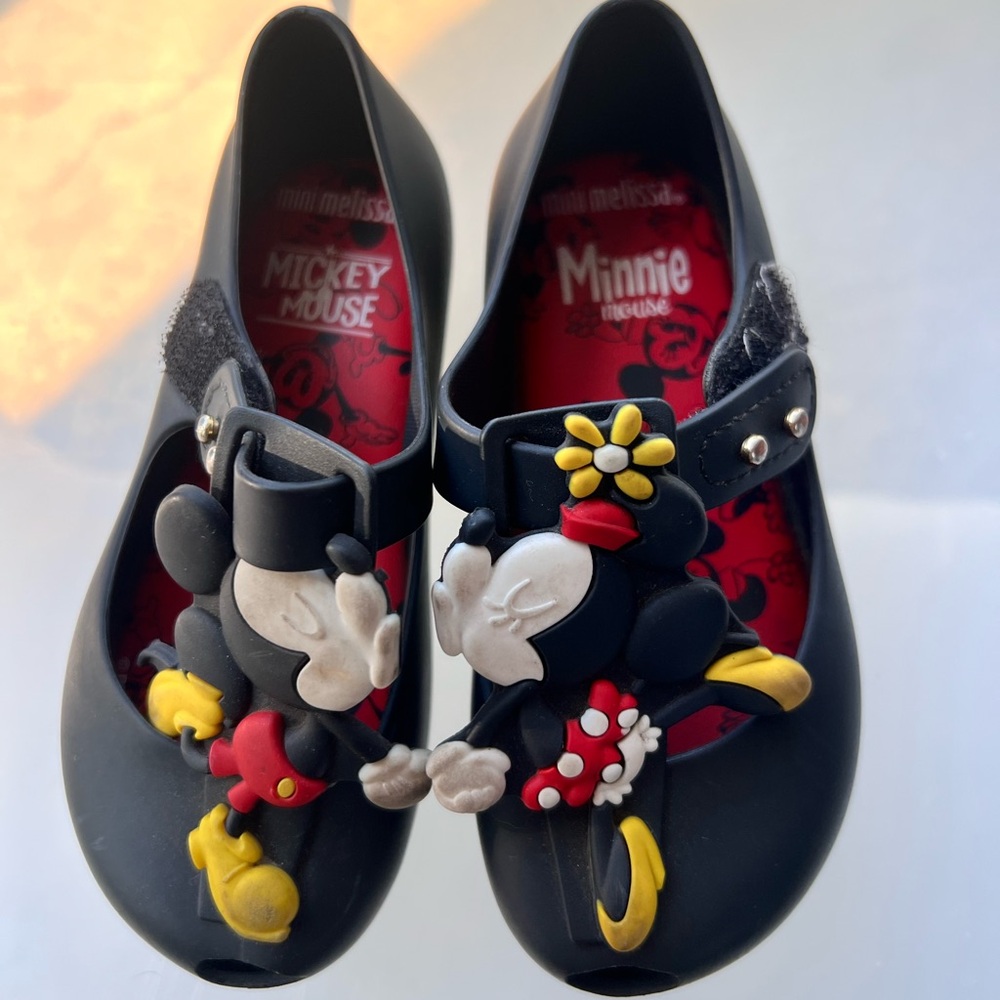 Kissing Mickey and Minnie Mini Melissa